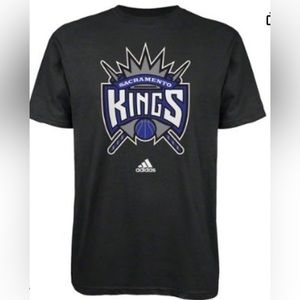 🔥The Sacramento Kings Adidas Go-To Team-Shirt🔥